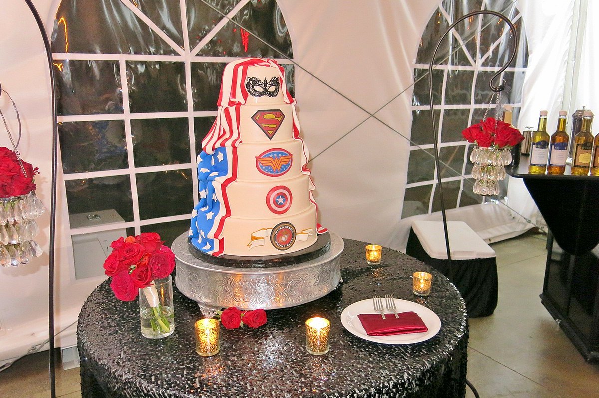AuthorRJBelle's tweet photo. Coolest wedding cake ever! Thank you, @CuteCakesSD #GaalWedding #CuteCakes #SuperHeroWeddingCake @ToranGaal https://t.co/h4P7OkxZc8