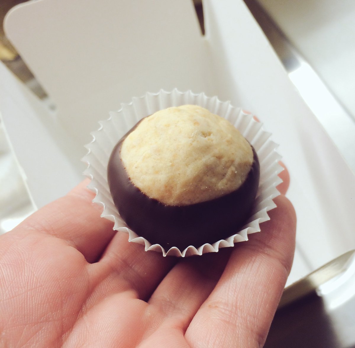 HSweeetH's tweet photo. #ohioballs #peanutbutter #heaven https://t.co/e8V5eDlYc9 https://t.co/dKOVbNNTG4
