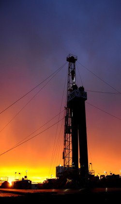 FRenovables's tweet photo. "No dejemos que los combustibles fósiles se perpetúen en nuestro modelo energético" https://t.co/pTZcYgx9Hq https://t.co/aq3SBIXUcA