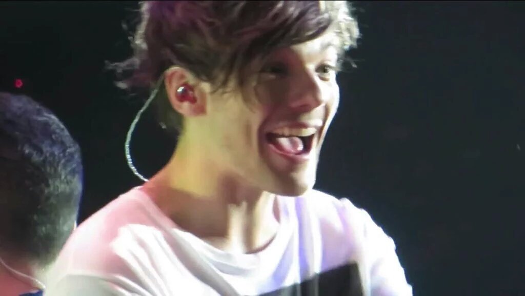 doncastercrush's tweet photo. Morniiiiing I love Louis with all my being. He deserve the very best in this life. Hope he is haveing a good day ❤☺ https://t.co/qpUgXTuCoT