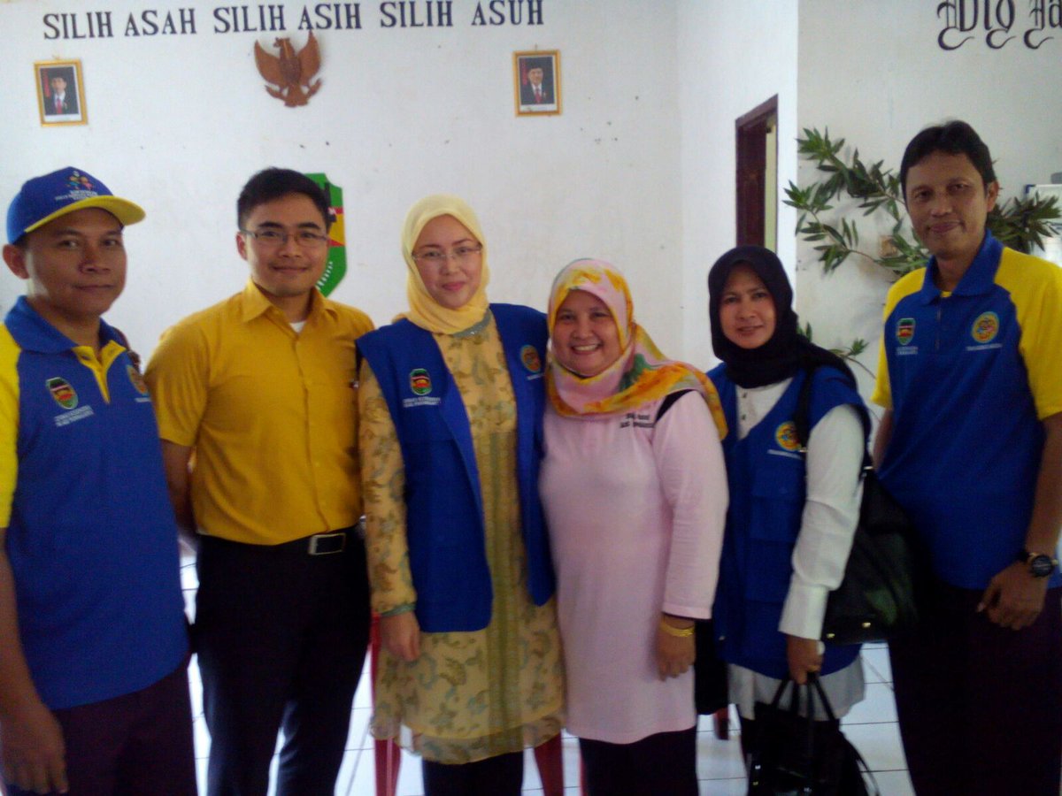 DwpDinkes's tweet photo. Pencanangan PIN Polio oleh Ketua Tim Penggerak PKK ( Hj. Anne Ratna Mustika Mulyadi)
@DediMulyadi71 @PkkPurwakarta https://t.co/Js9EaLfOGD