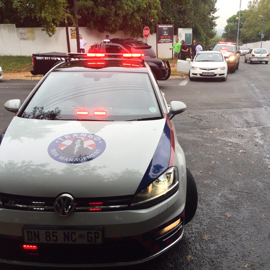 Attending a MVA corner Elgin / Cumberland Bryanston with <a href="/EMER_G_MED/">EMER-G-MED EMS</a> road obstruction. Use caution please.