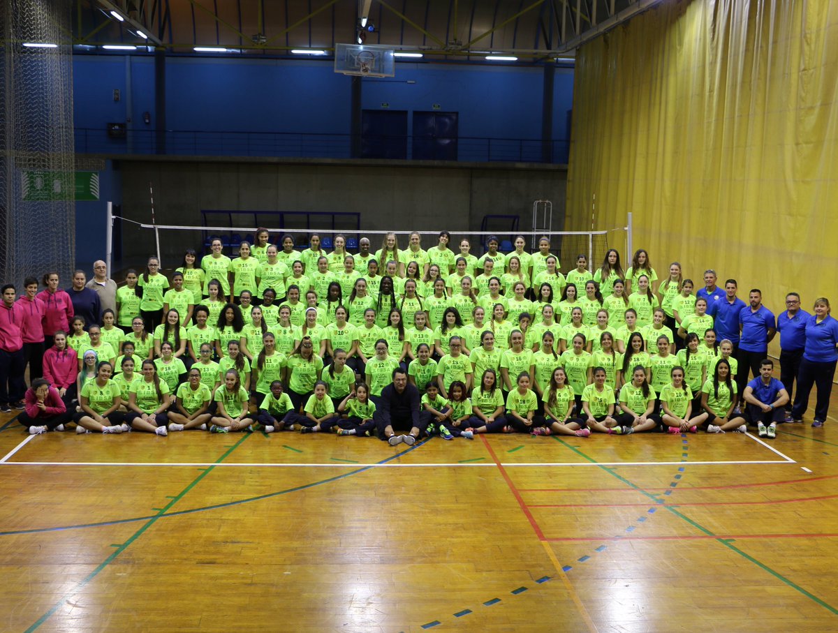 cvjavolimpico_'s tweet photo. La escuela del CV JAV OLIMPICO @ESPvoley @TodovoleySpain @RFEVB @irmasmello @WofVOLLEY https://t.co/jBq0tgkuej