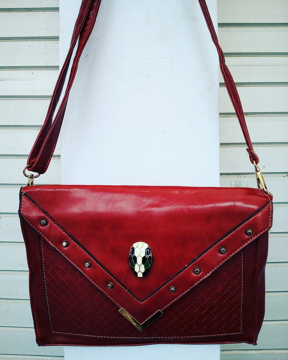 Tas kulit keen sharga 200k ITU bklan kita ksih Buat kmu yg beruntung . . mau ? Follow IG kita @oxyjombang