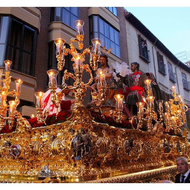 Granada_io's tweet photo. Penltimo Martes,

#granadaturismo #granada #ssgranada16 #SemanaSanta #SemanaSantaGranada #… https://t.co/44JcrepmX6 https://t.co/ZMPRLZQSqH