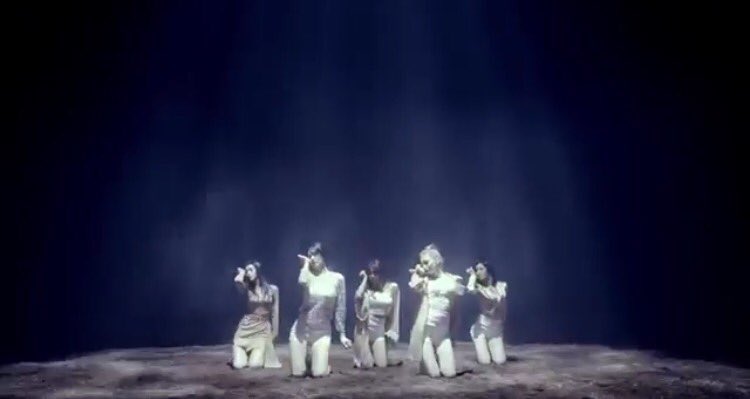 jumbledboo's tweet photo. Ahhh now I see why Fiestar's dancing in Dust in Mirror's MV #FiestarIsBack https://t.co/AUSpcwfScz