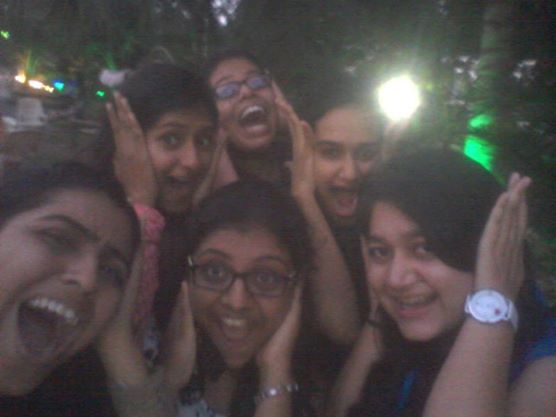 riyushah5's tweet photo. @FaidaOnline @urvisheth94 @Pankti28 @yam_taylor @zalakbagadiya and @Chandani221 are #MyWonderwomen 😍😘 love you girls https://t.co/erZmtvdYao