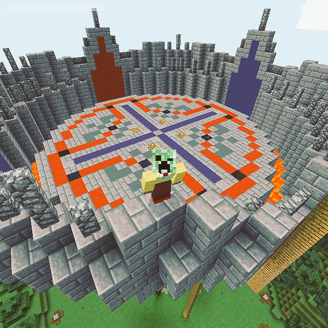 CreeperHQ's tweet photo. @lifeboatmc selfie!! Trust me it took ALOT of time and effort to make it up here before the DM (I don't hack) https://t.co/XMTwlXqwfC