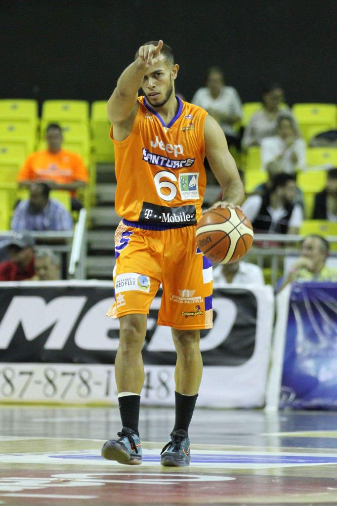 CangrejerosBSN's tweet photo. ESTA NOCHE jugamos contra los Piratas en el Coliseo Raymond Dalmau de Quebradillas. #juey @tmobilepr @bsnpr https://t.co/vkzhiqb7LL