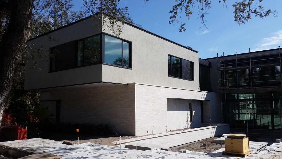 sunwindoor's tweet image. A wing of one of our Coral Gables residences with #FleetwoodWindows on a corner is #BeautifulArchitecture
