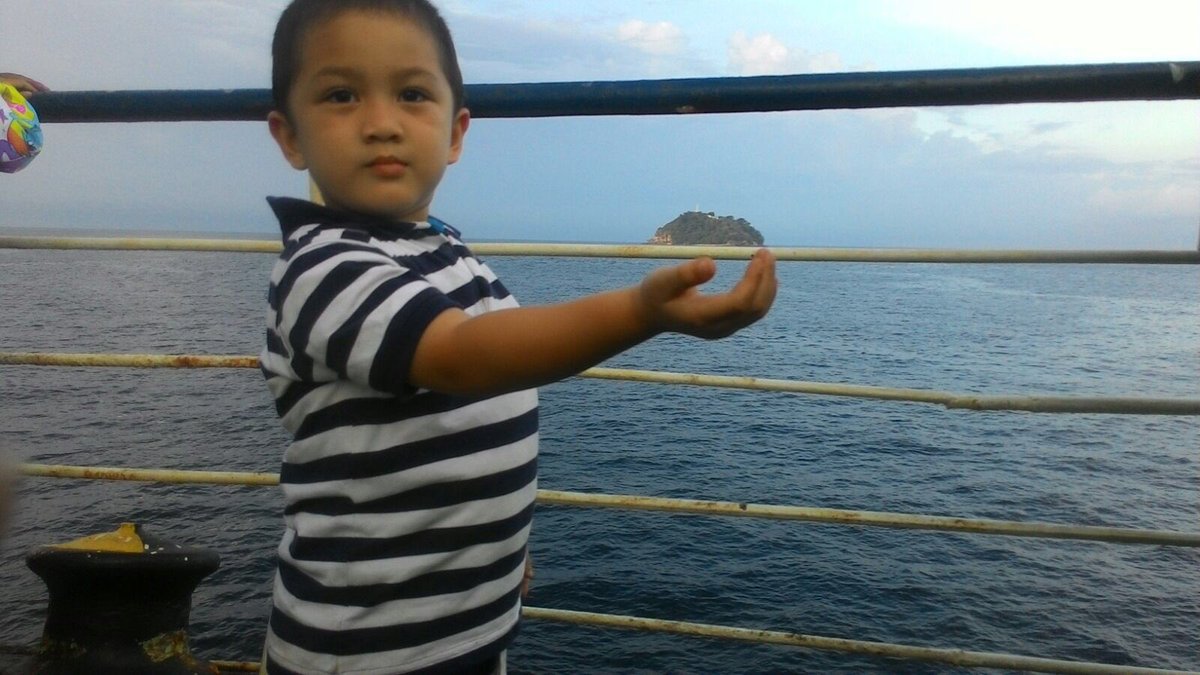 payogi's tweet photo. Memegang pulau https://t.co/DjxDsuWg3x