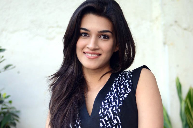 hurainkhan6's tweet photo. # cute smile 😙😙😙😙😙😙 https://t.co/TN9GFcnIry