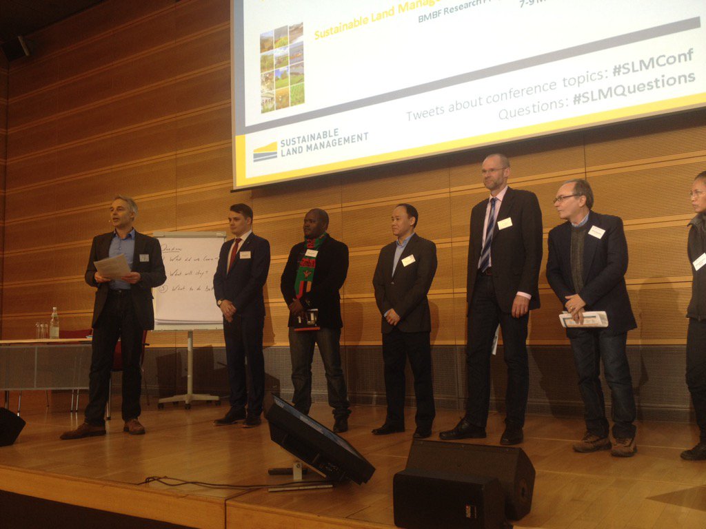 ForsterJohannes's tweet photo. Stakeholders have played a key role in the projects of the SLM-Program #SLMConf https://t.co/fcocQjN6Jo