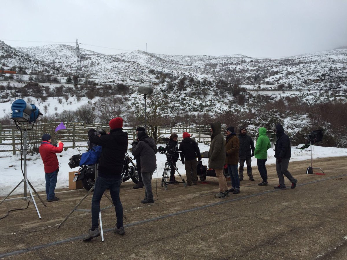 FullSIX_ES's tweet photo. ¿Que por qué estamos rodando a -4ºC en mitad de la nieve? Todavía no podemos contarlo pero... stay tuned! ❄️❄️❄️ https://t.co/1fxa7nrV2v