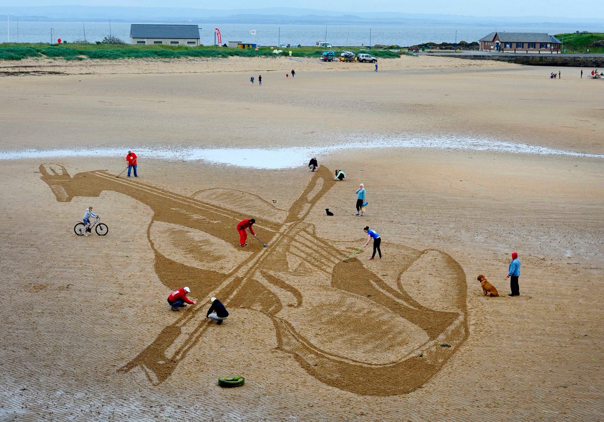 string_arco's tweet photo. Artists create giant 3D violin on Scottish beach
https://t.co/HuQ7aLroDz
https://t.co/bWjqx5j5Ry