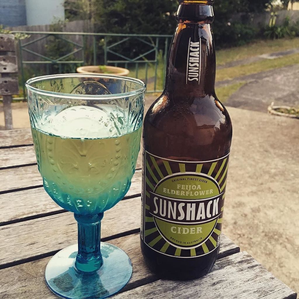 sunshackcider's tweet photo. This @sunshackcider is going to go down well tonight 🍺 #stillfeelslikesummer #hotnight #cider by faerie_willow https://t.co/T1cfPNUuNC