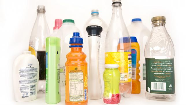 VeoliaUK's tweet photo. Did you know the average UK home uses 480plastic bottles a year,but only recycles 270 of them @recycle_now #recycle https://t.co/dSmUPlCYOb