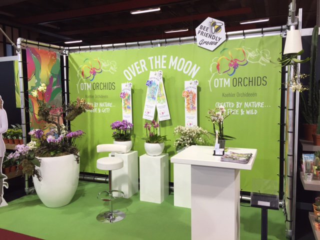 Samen met kwekers op de #FHSTF @apartus @HighlandsTweets <a href="/DebbyKester/">C&M Kester</a> @OTMOrchids