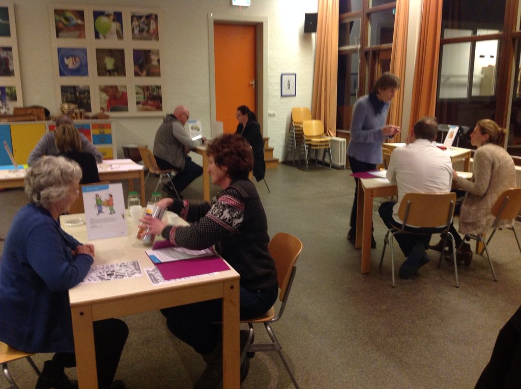 fransmollee's tweet photo. Ouders van TOS leerlingen Auris van Gilseschool ervaren zelf wat TOS hebben betekent. @aurisgroep @ErvaarTos https://t.co/S7kTdVcYZn