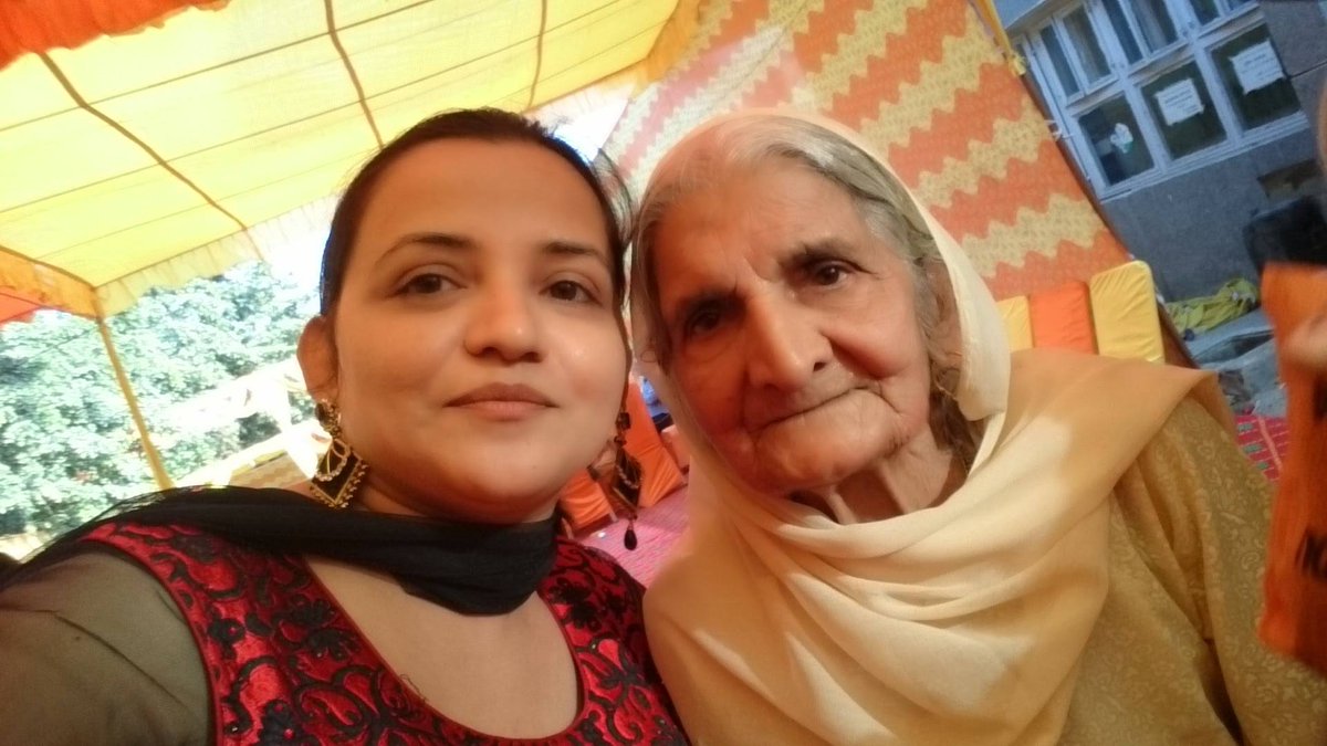 SunitaKatyal's tweet photo. @FaidaOnline #MyWonderwomen Thanks Dadi for doing less corecting but more connecting &amp; Less tugging but more Hugging https://t.co/l75fGvQDdA