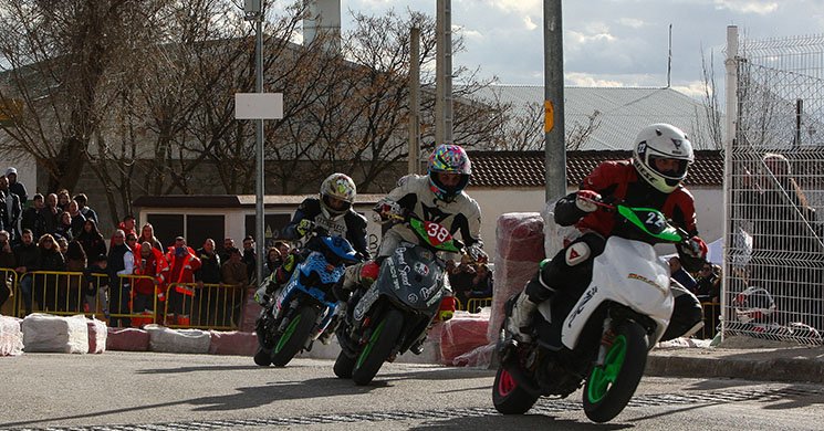TodocircuitoWeb's tweet photo. Más de 4500 personas disfrutan del V Festival de la Moto de Begíjar @clubMOTONAVO 2016 -> https://t.co/20sm5ONM3q https://t.co/8m5DBDefN2