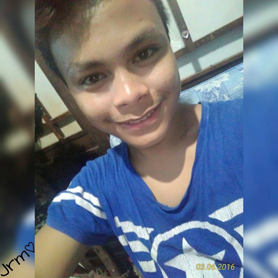 Jeremie_Catamio's tweet photo. Wag kang magsayang ng panahon sa taong wala naman pake sayo.👊😹😁😘👌 #Jrm❤ https://t.co/C6LITsUlQr
