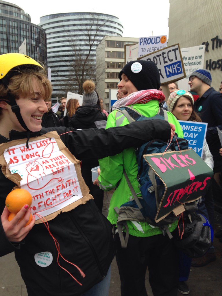 DrKittyMohan's tweet photo. The wonderful @CutAusterity "Bikers for Strikers" visit the picket at St Thomas. #JuniorDoctorsStrike #votenhs https://t.co/HgOwQTjGBj