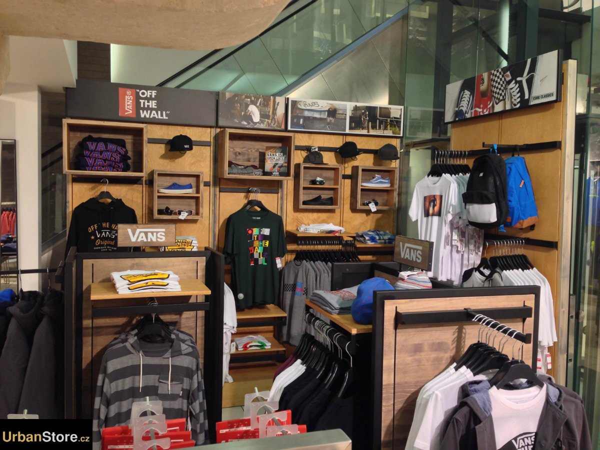 UrbanStorecz's tweet photo. Novinky z brněnské prodejny: nová prezentace @VANS_66 a proudloužená otevíračka v neděli (12-18h) #urbanstoreczbrno https://t.co/nr7cvTm9j2
