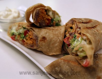 KhanaKhazana's tweet photo. Jain Mexican Burritos-For the Jains who don’t eat onions or garlic
Video recipe-https://t.co/6p2KTMyK0M
#JainCooking https://t.co/UcwGaarZUn