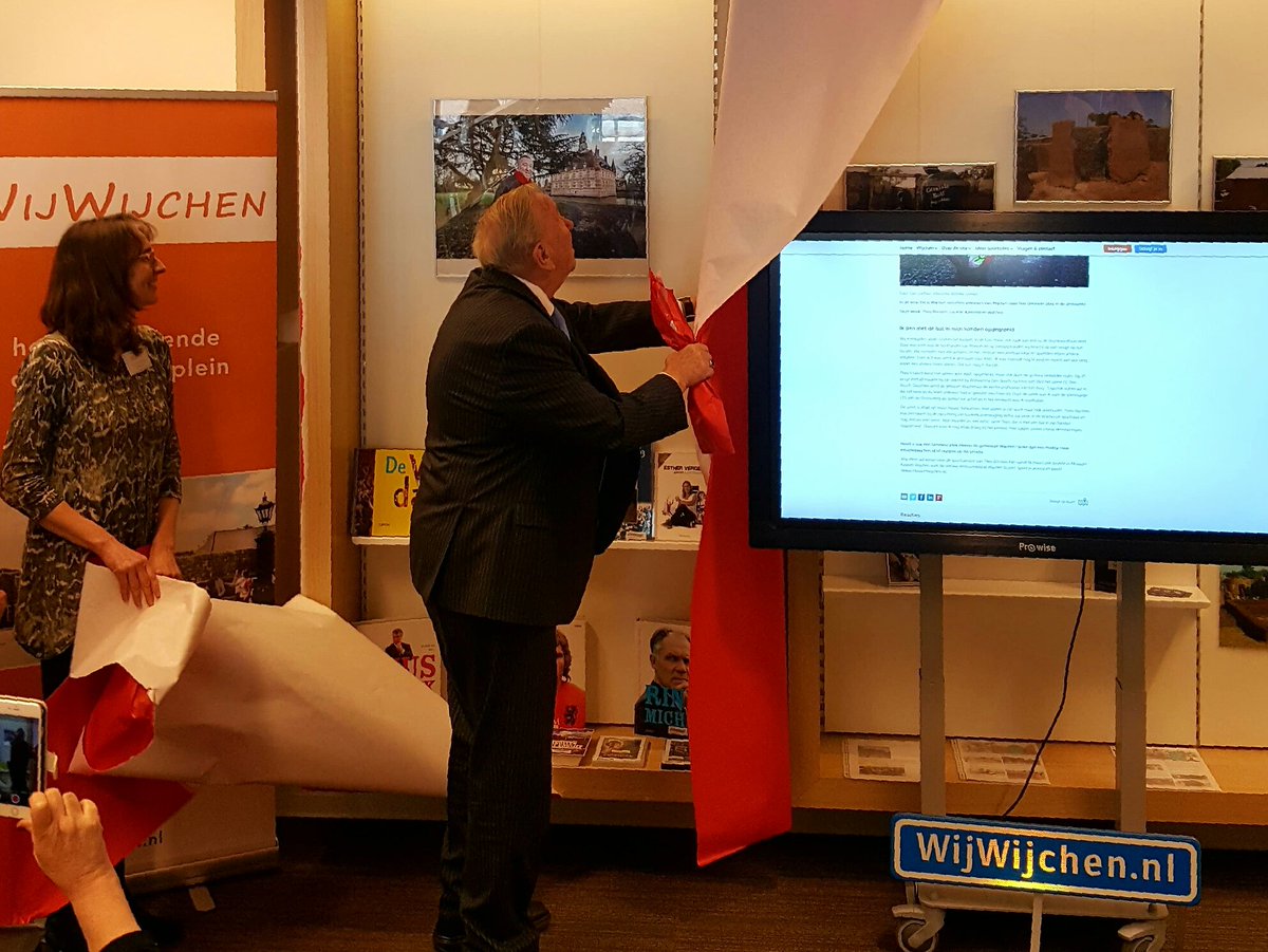 WijWijchen's tweet photo. Theo Borsten trapt #DitisWijchen af en opent zijn galerij @BiebWijchen!
#Wijchen https://t.co/0XUkqEDxsX