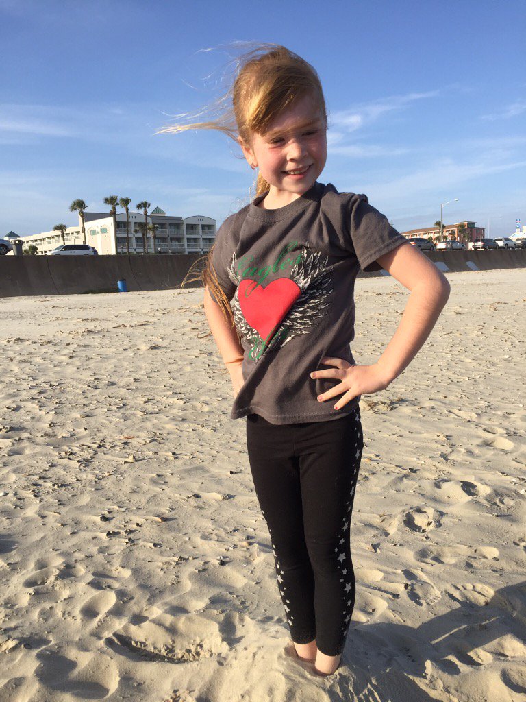 rrrrroach's tweet image. @CantonElem Maggie found a little spring break sunshine before the storms @GalvestonIsland #wheresmyfeetdaddy?