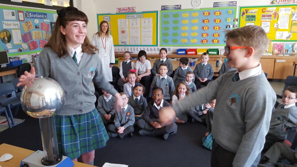 ParkViewUpdate's tweet photo. So many interesting and fun experiments today! Park View loves Science! @EdScotSciences  #ScienceWeek https://t.co/FeMvmkNNOB