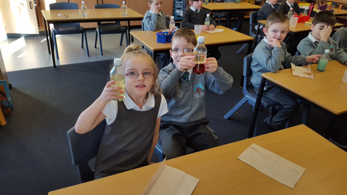 ParkViewUpdate's tweet photo. So many interesting and fun experiments today! Park View loves Science! @EdScotSciences  #ScienceWeek https://t.co/FeMvmkNNOB