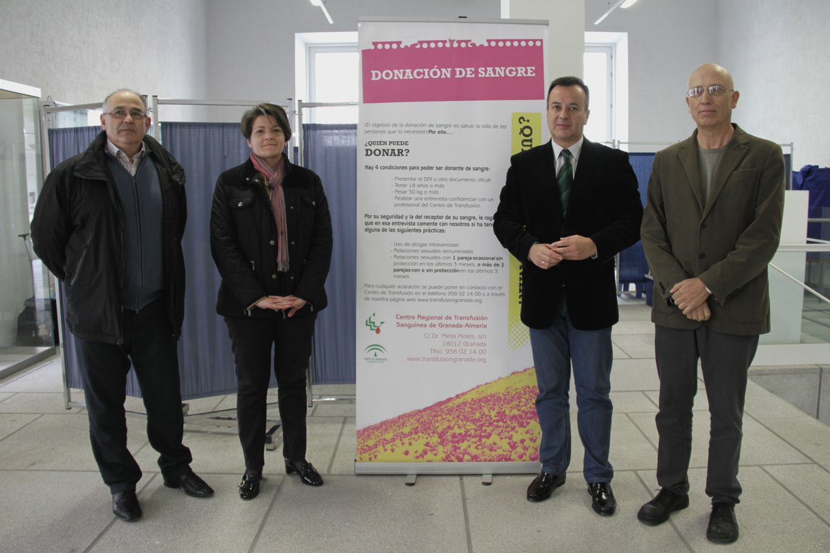 El Centro Regional de #TransfusiónSanguínea lleva a cabo colecta en #Arquitectura como parte de su campaña en #UGR