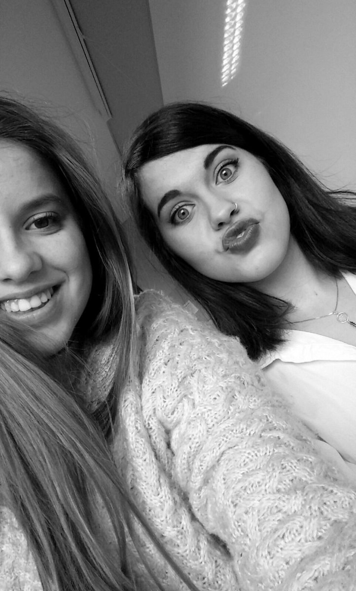 Joxune_8's tweet photo. Sexy señoritas jajajajaj @AndreChipita @Castri95 https://t.co/9ptO3C8Y0K