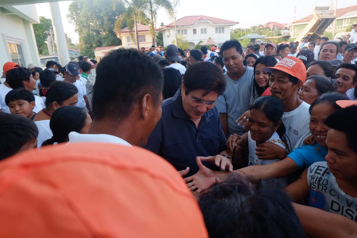 teamhonasan's tweet photo. #UNAsaZambales campaign caravan at Sta. Cruz, Zambales | https://t.co/2YhsAEIyjv https://t.co/6oN3T4c8Ws
