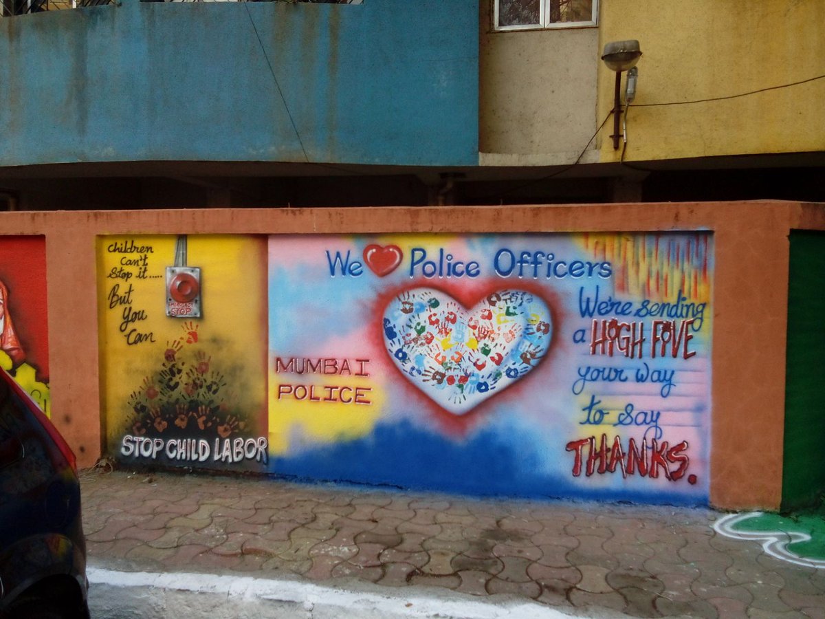SwachhBharatGov's tweet image. Wall painting in Mumbai by #SwachhBharat volunteers in order to propagate the message of #MyCleanIndia. @SwachhMaha