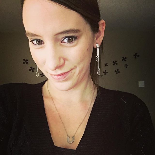 What is a Queen without her King… laughtolivelivetolove.wordpress.com/2016/03/09/wha…