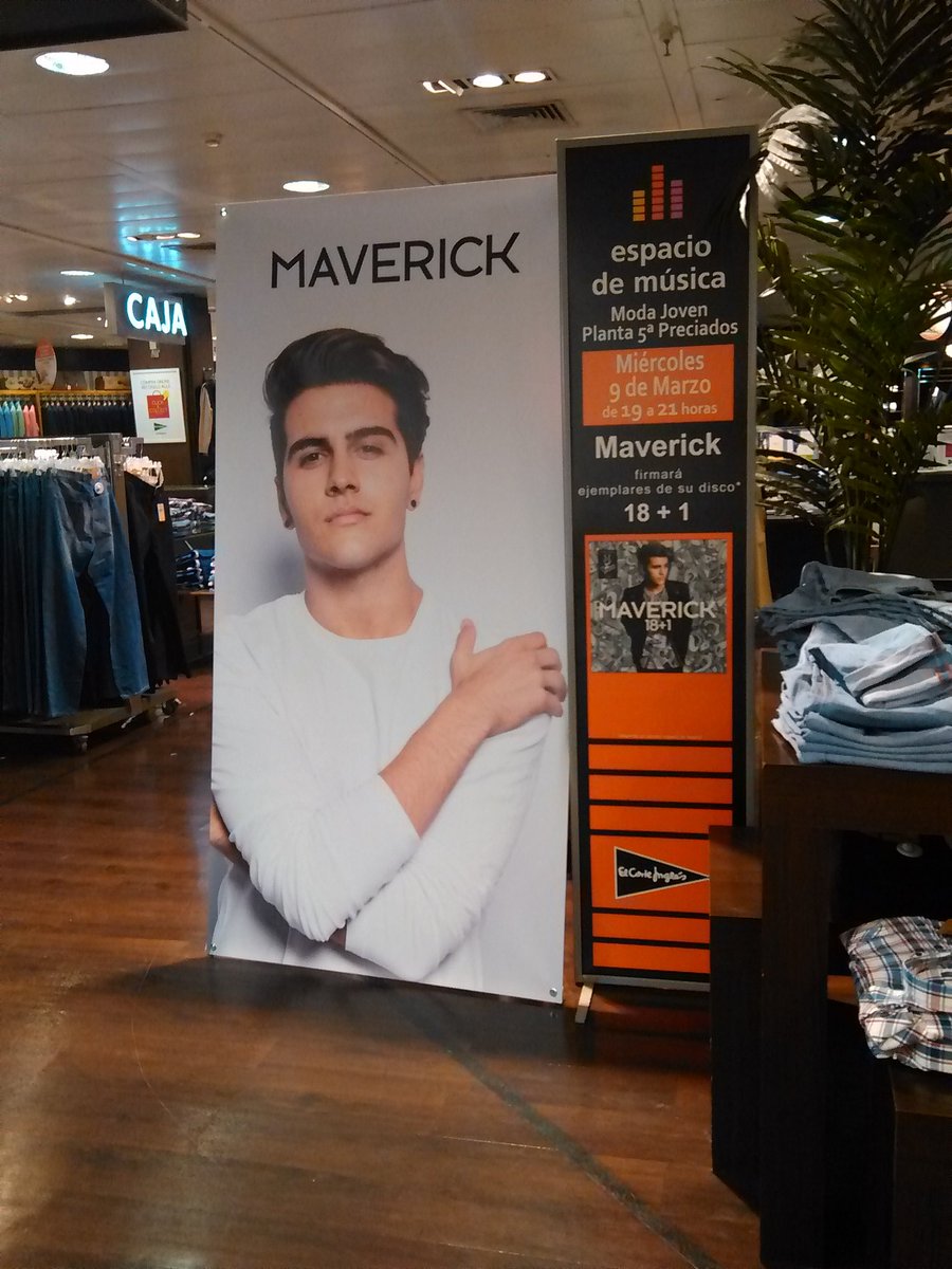 cfo_MaverickL's tweet photo. Por aquí estan últimando preparativos @MaverickOficial !! Y ya hay gente esperando! @elcorteingles @espaciodemusica https://t.co/hjkIChNdL5