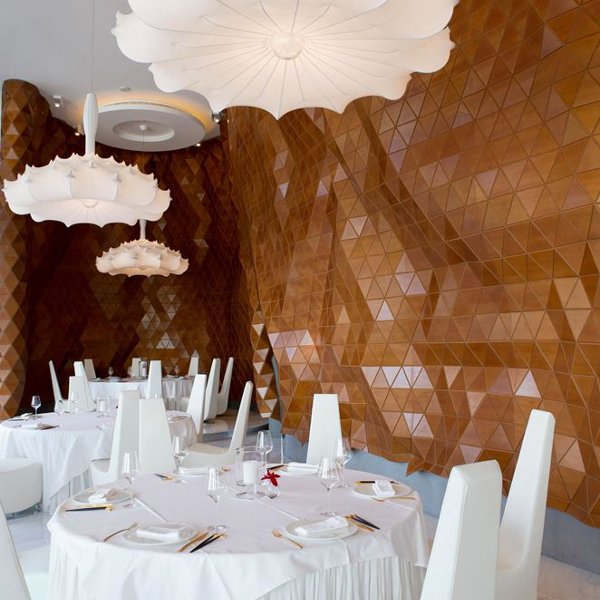 ArchiloversCom's tweet photo. A fusion restaurant in Dubai with faceted #3Dsurfaces.Learn more about @Wood_Skin's product: https://t.co/azJsHGmHW3 https://t.co/cBA3o3H0UW