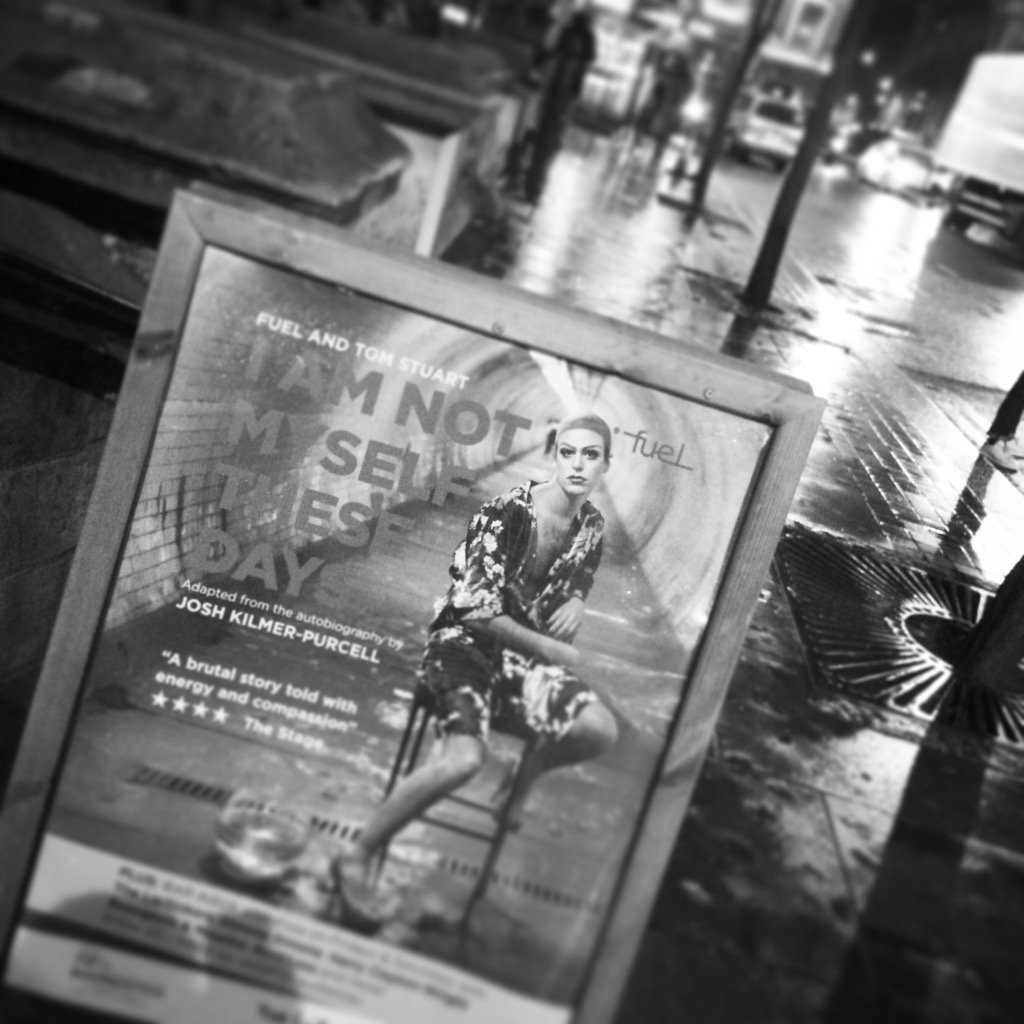 BarraFitz's tweet photo. Blown away by @TomStupot & his incredible performance of #iamnotmyselfthesedays GO SEE!! @ShoreditchTH @FuelTheatre https://t.co/ojNbJA3hwE