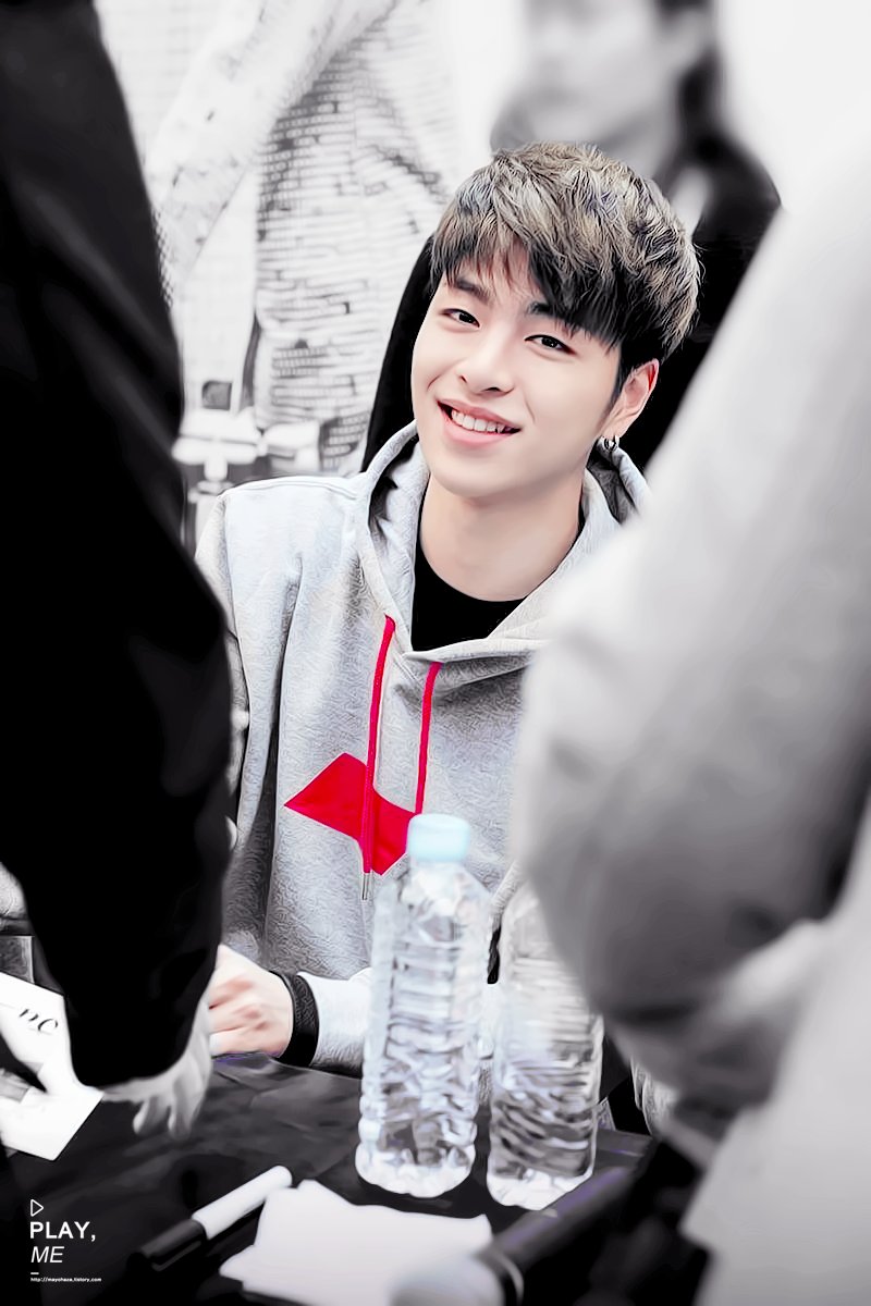 MAYOHAZA's tweet photo. iKON - FAN SIGNING EVENT in Bundang 보정
https://t.co/ElsrviGl6H

요청 온 분당팬싸 보정!
#아이콘 #ikon https://t.co/NYbzyV6RtB