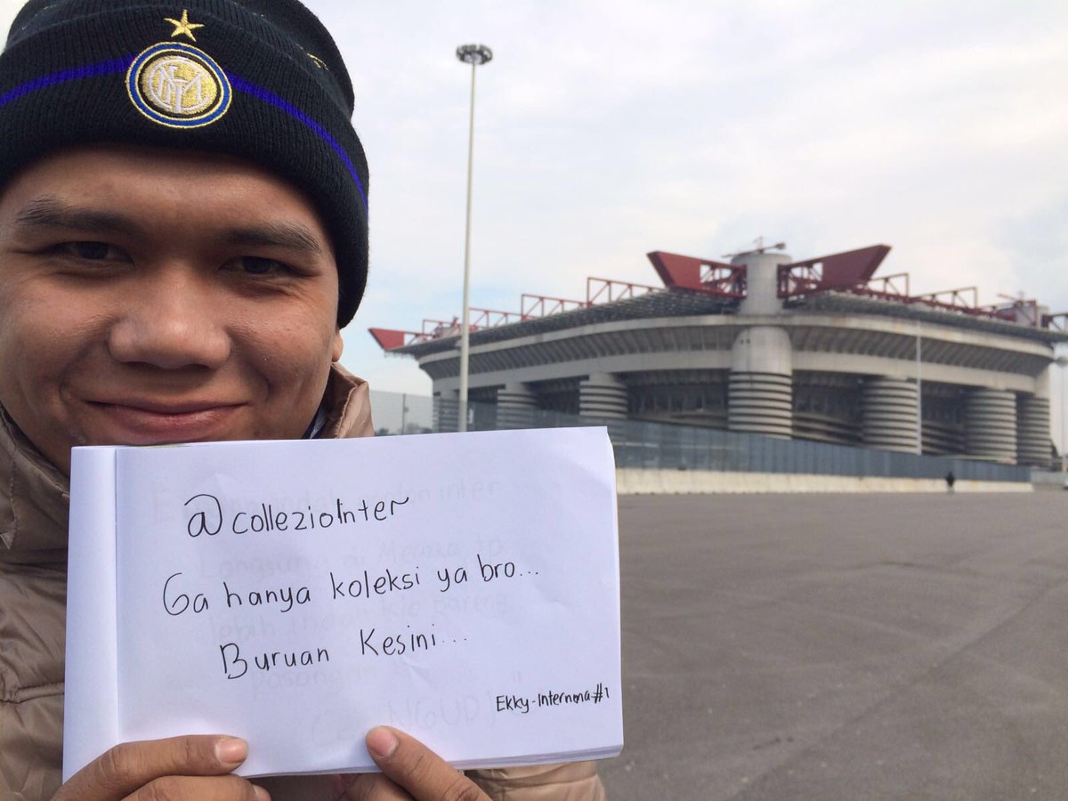 CollezioInter_'s tweet photo. dapat kiriman dari salah seorang member #colleziointer_ yang sedang tour milano @raeka22 grazie fratello ✊🏼 https://t.co/Yg4tJGvq6k