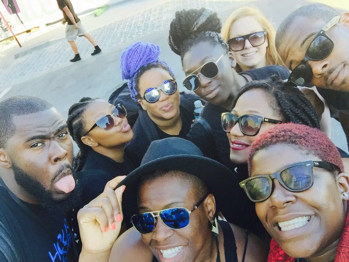 siziweee's tweet photo. When your squad are buff. @HouseChoir #kissedbythesun #perth #australia #piaf #hgcyeah ✨ https://t.co/ai25c2Q81R