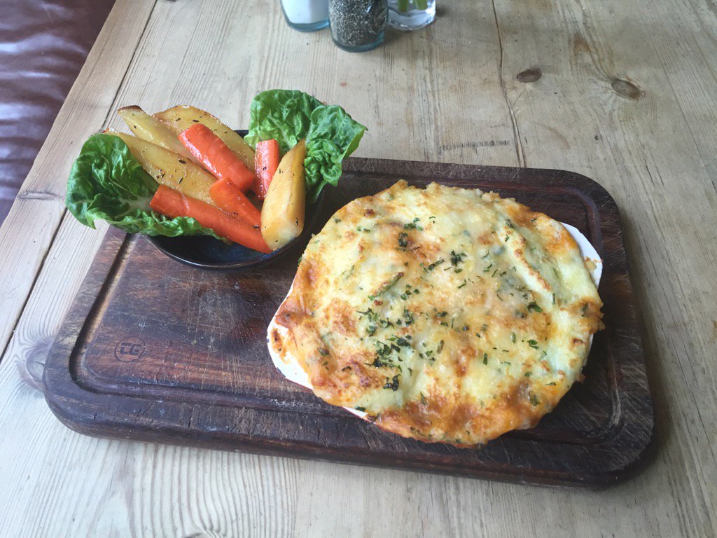 PhoenixVicSW1's tweet photo. Day 3 of British Pie week and today we bring you Venison Pie! The pic is nice&amp;all but you really need to try it! https://t.co/a41XxZwuds