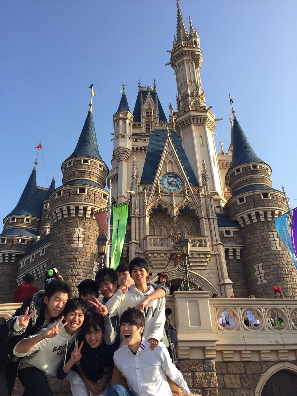 高橋 拓未 昨日だけどディズニー行ってきた 超楽しかったーwんで安定のピラミッドwwwやってるとき周りにすごい見られたけどw次行くのは受験終わってからかなー T Co Mopjogpvdu Twitter