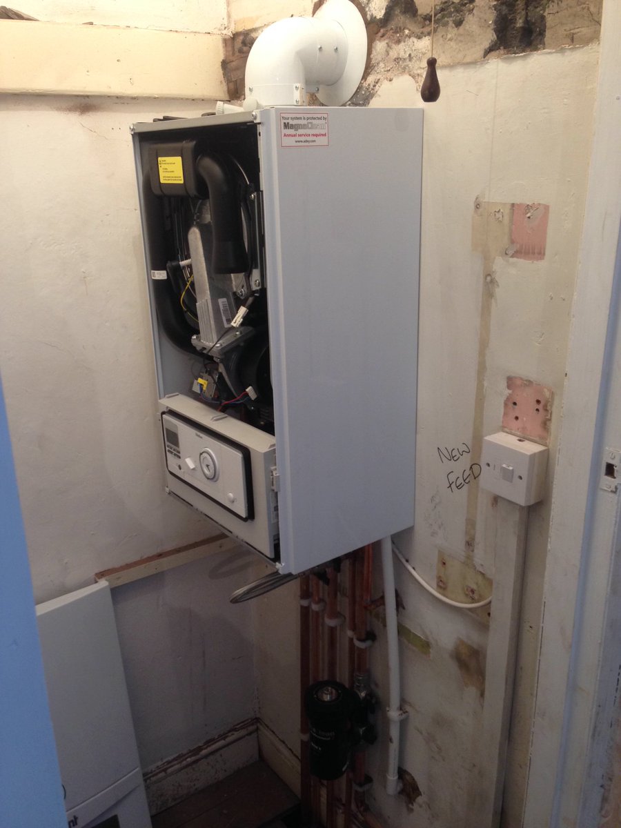 Old back boiler out, Pro 30 in!
#advance <a href="/vaillantuk/">Vaillant UK</a>