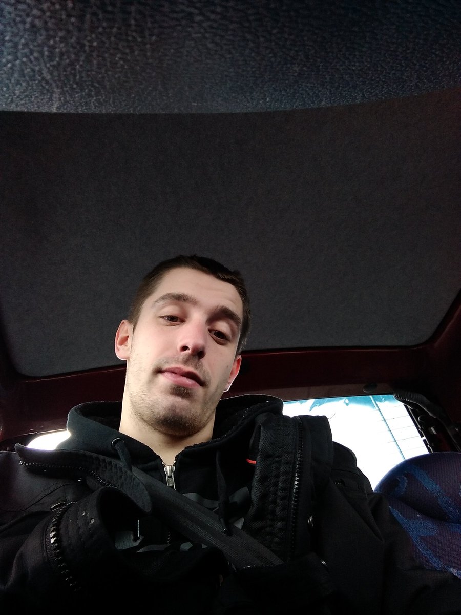 elouan_chamson's tweet photo. C'est quand meme la premiere soirer que jcomence a 9h du mat , #demonter #reforme , #blocusAlcoliser https://t.co/sKx6e1ntaM