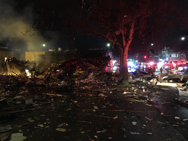 Massive explosion rips through Seattle neighborhood, 9 firefighters injured via.fox13now.com/xMJCD