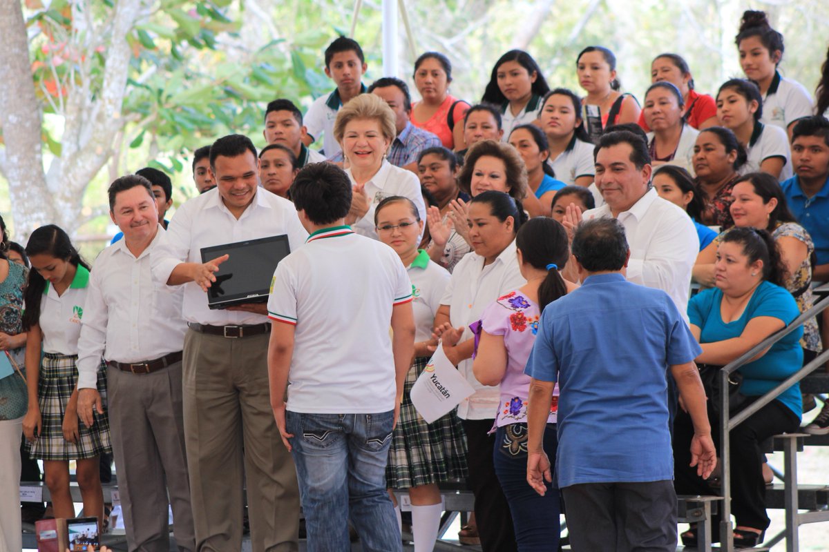 ViCaballeroD's tweet photo. Debemos dar las herramientas necesarias para seguir obteniendo los mejores resultados de educación para Yucatán. https://t.co/Sgi7d4XQVJ